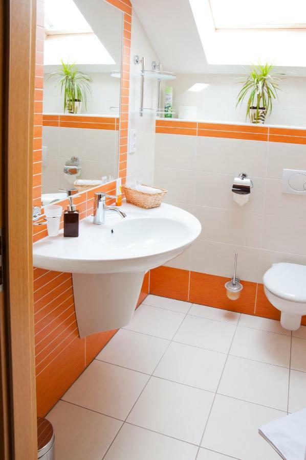 Penzion Krasny Sklep Znojmo Ngoại thất bức ảnh